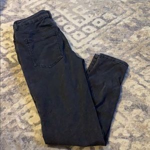 Gray/black high wasted jeans